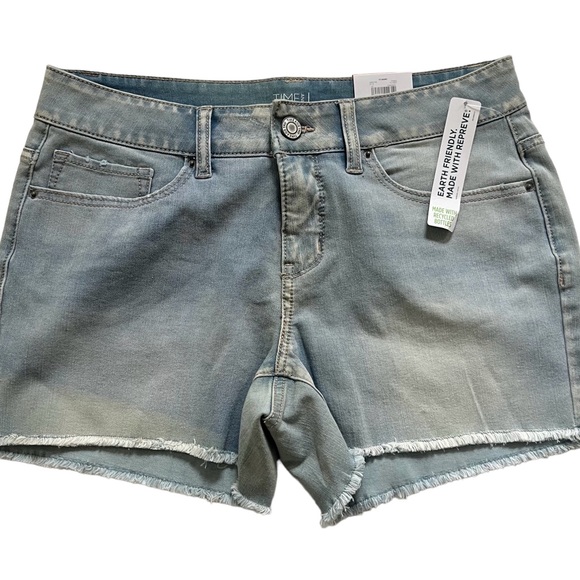Time and Tru Pants - Time And Tru Distressed Denim Shorts Mid-Rise Size 8 NWT